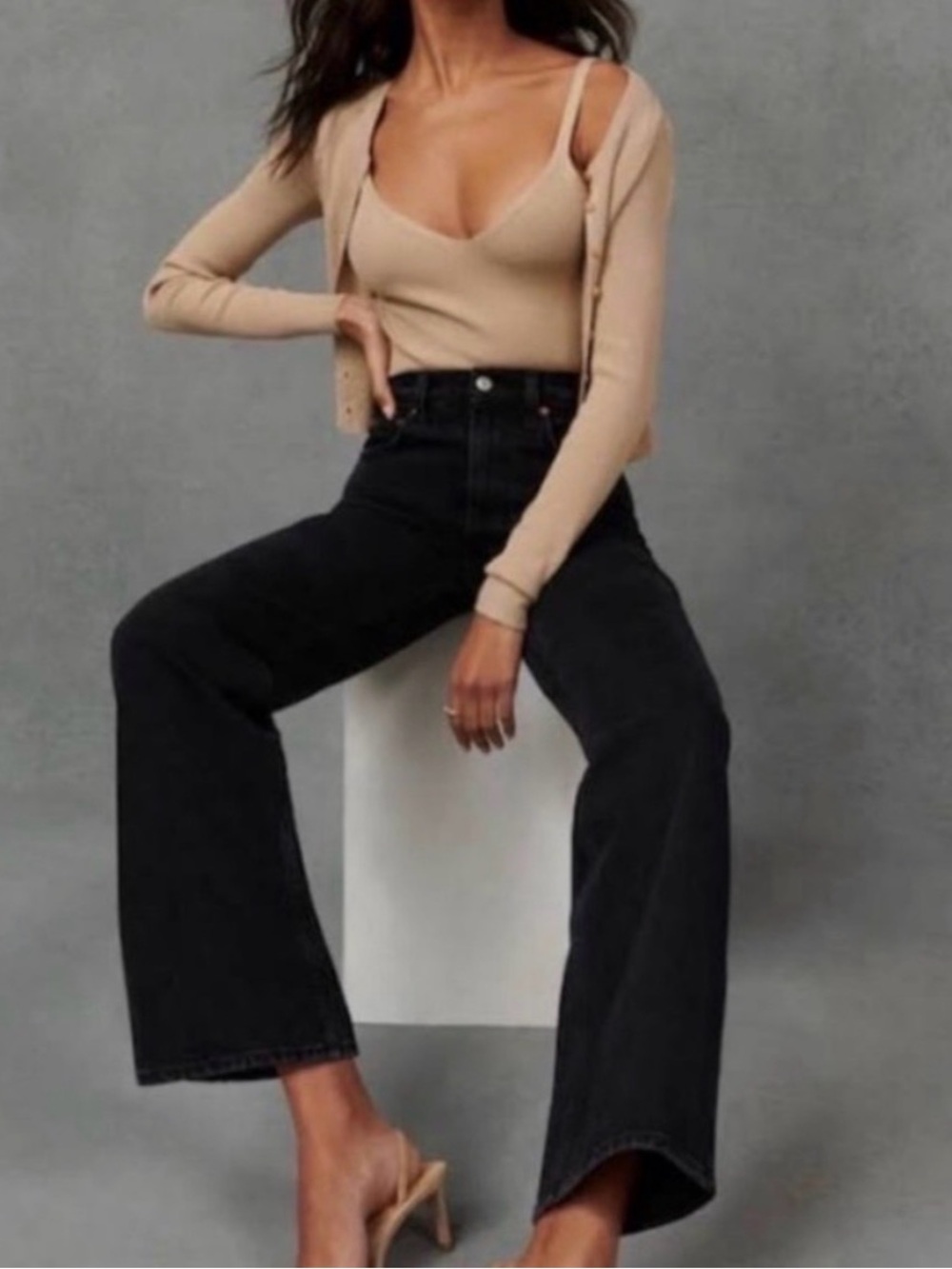 Abercrombie & Fitch Annie High-Rise Wide Leg Jeans Size 26 in Washed Black